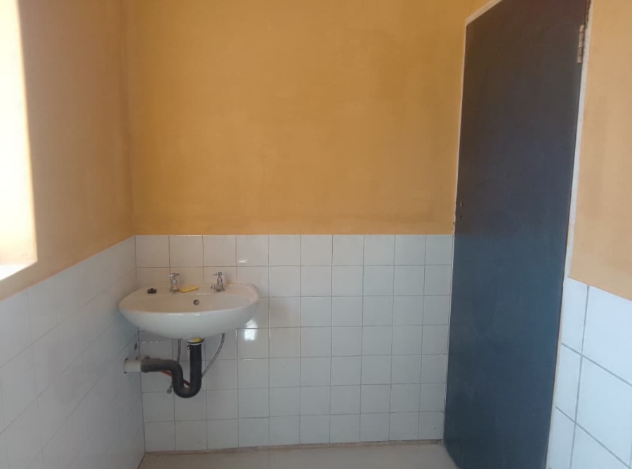 2 Bedroom Property for Sale in Roodepan Northern Cape
